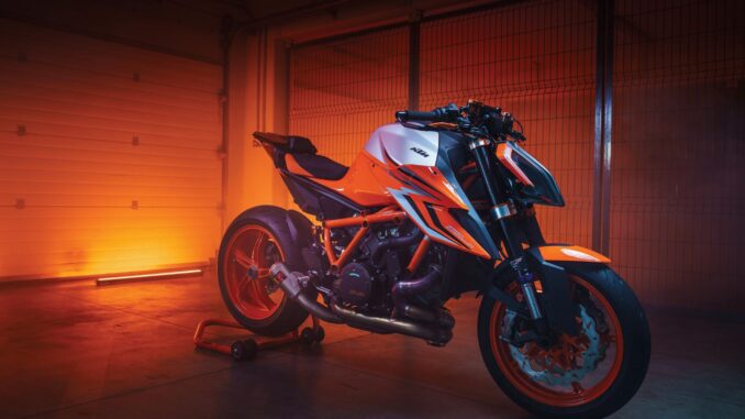 2023 KTM 1290 Super Duke R EVO