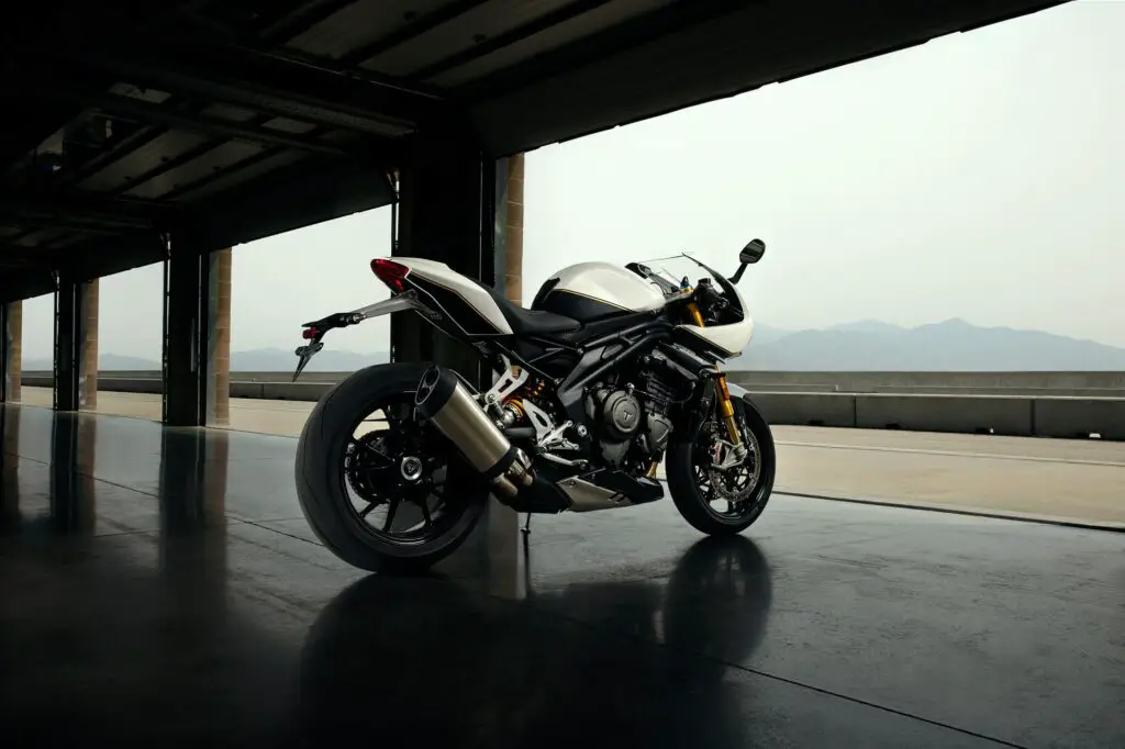 2023 Triumph Speed Triple 1200RR