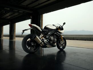 2023 Triumph Speed Triple 1200RR