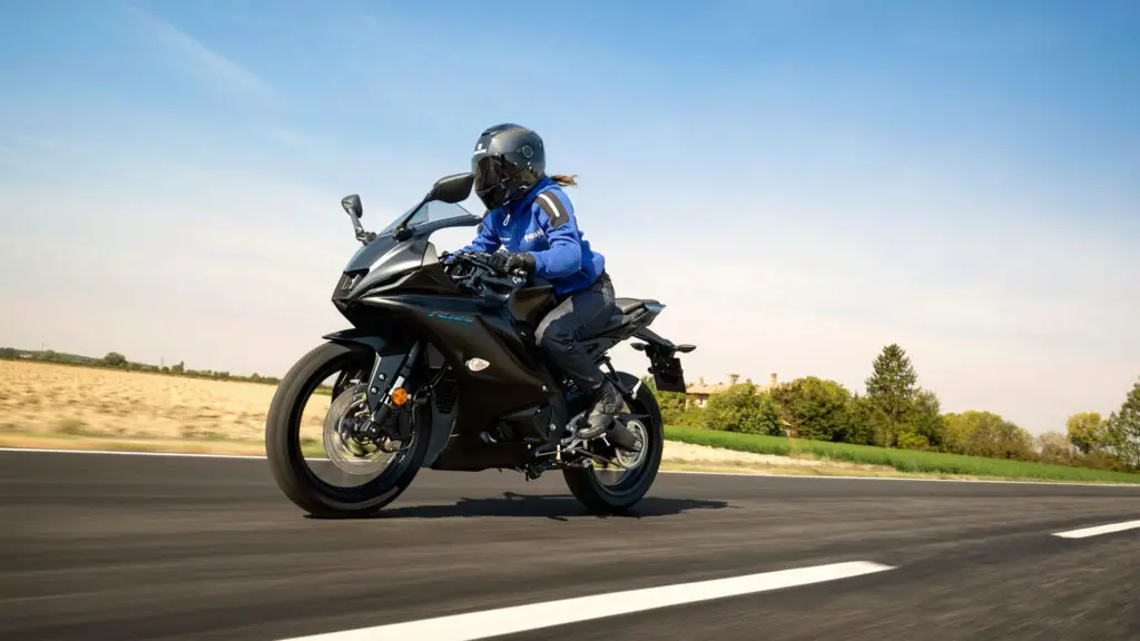 2023 Yamaha R125
