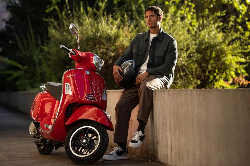 2023 Vespa GTS Super 300