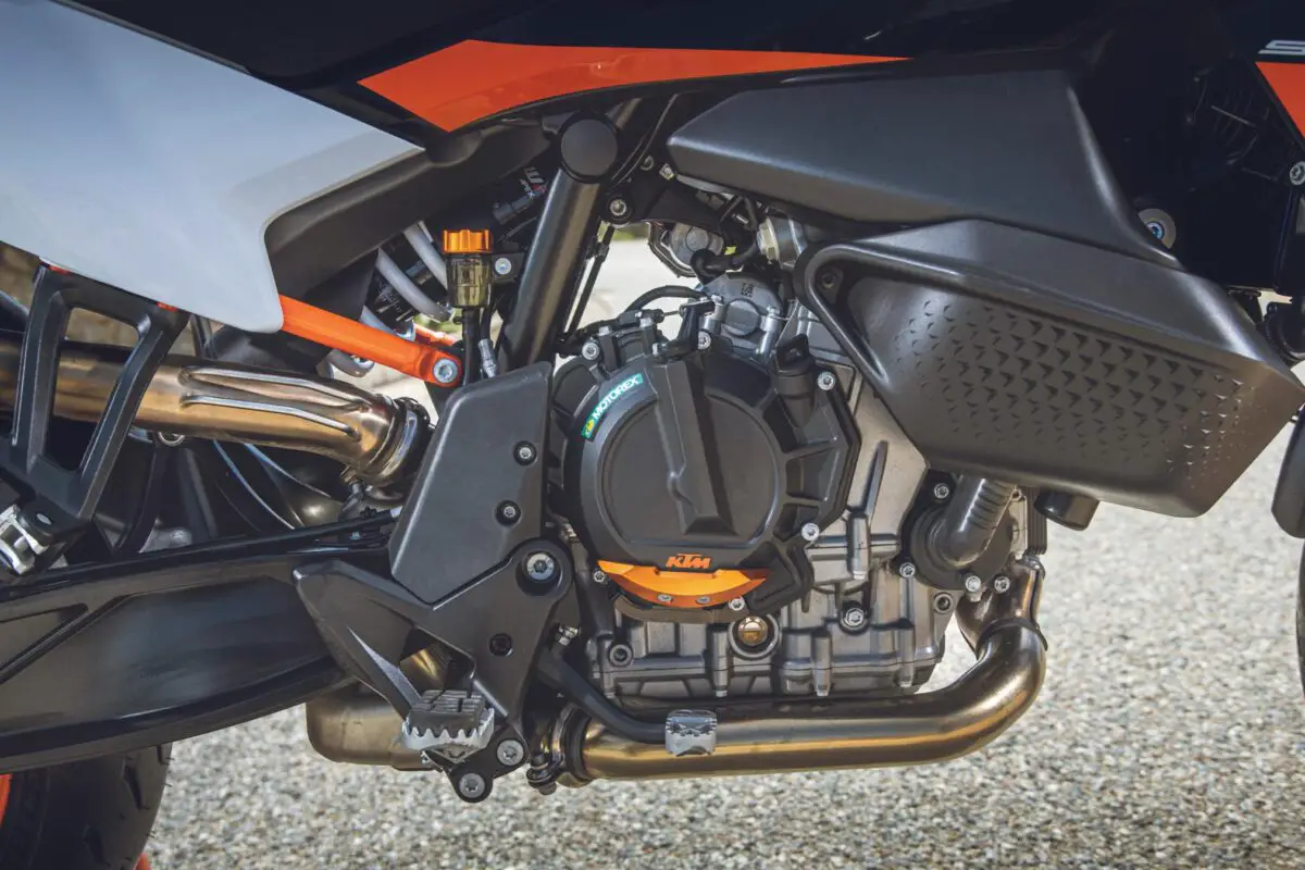 2023 KTM 890 SMT