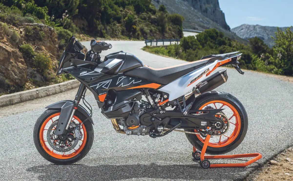 2023 KTM 890 SMT