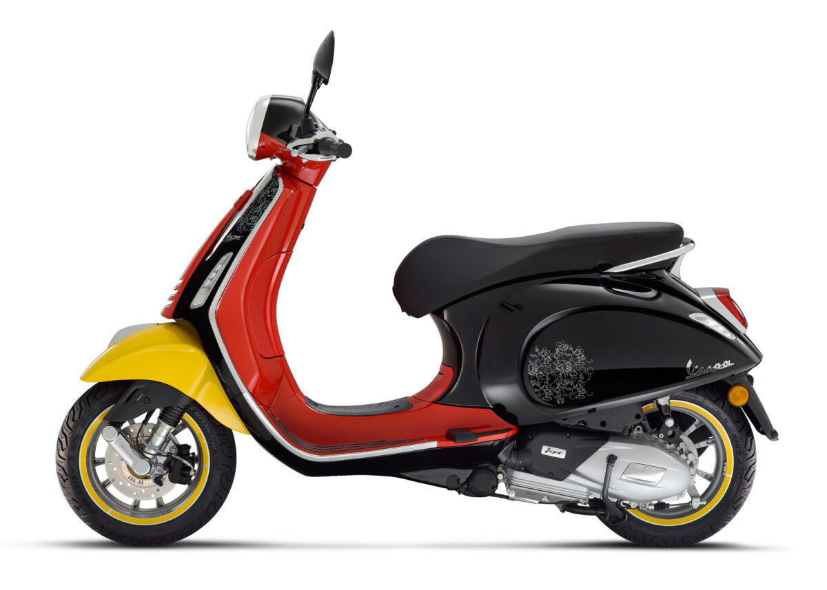 2024 Vespa Primavera Disney Mickey Mouse