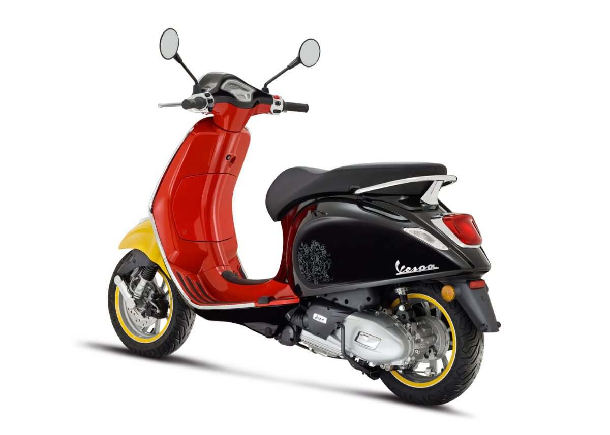 2024 Vespa Primavera Disney Mickey Mouse