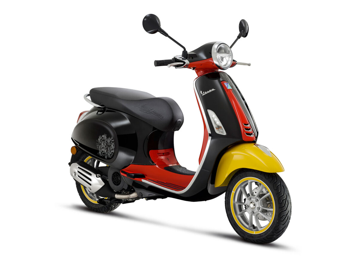 2024 Vespa Primavera Disney Mickey Mouse