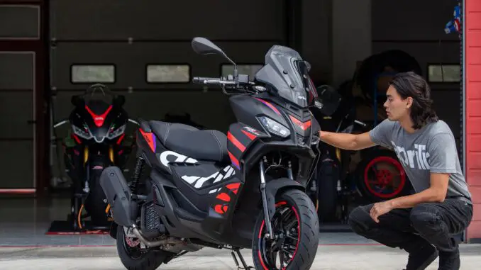 2024 Aprilia SR GT Replica