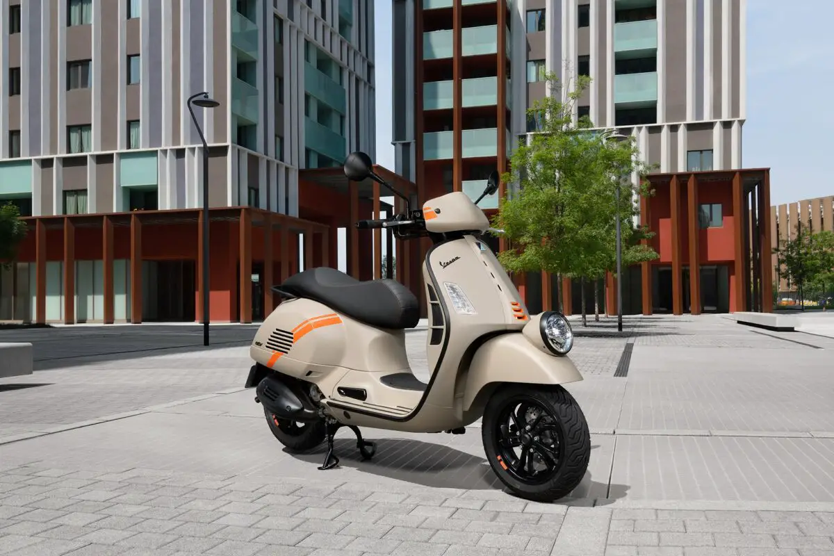 2024 Vespa GTV