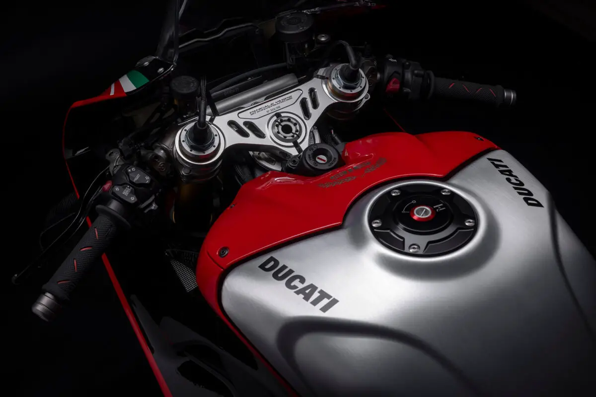 2024 Ducati Panigale V4SP2 30° Anniversario 916