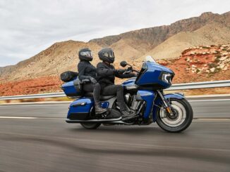 2024 Indian Pursuit Dark Horse with PowerBand Audio Package