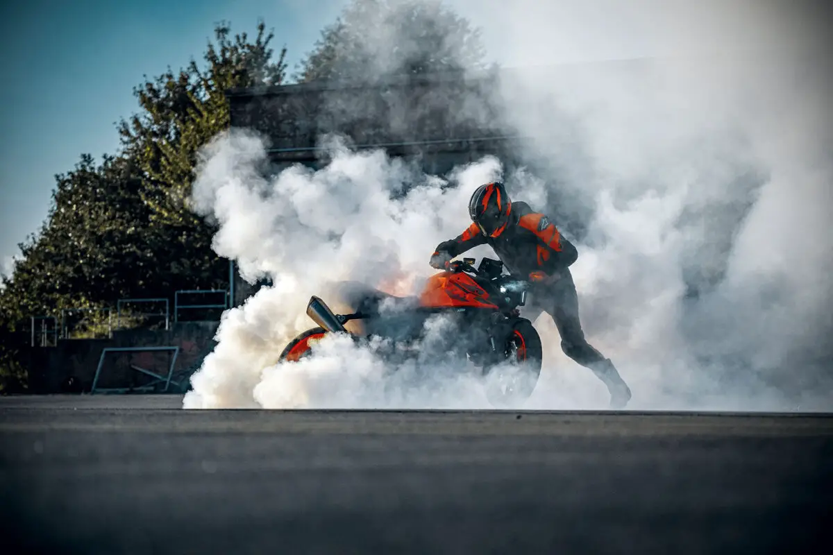 2024 KTM 990 Duke
