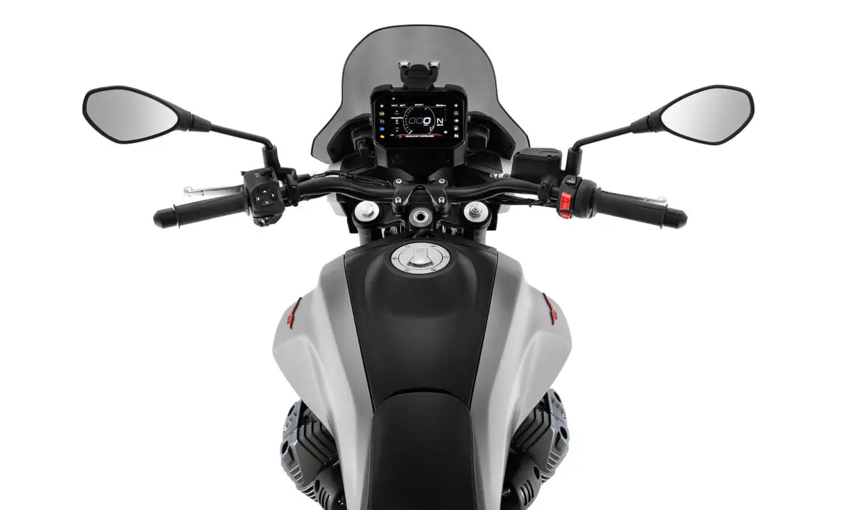 2024 Moto Guzzi V85 Strada