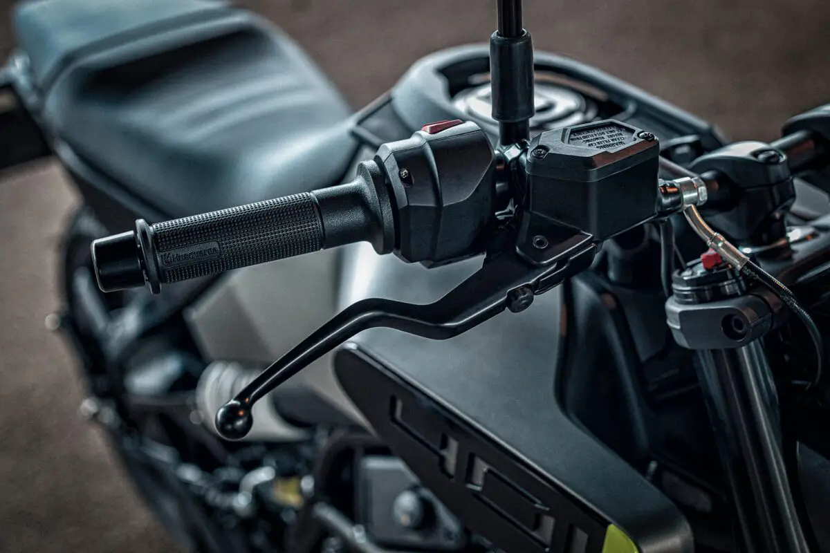 2024 Husqvarna Svartpilen 401