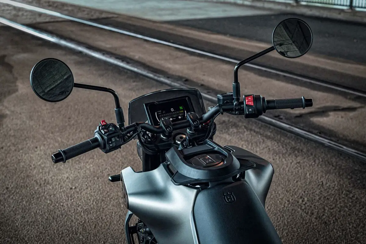 2024 Husqvarna Svartpilen 401