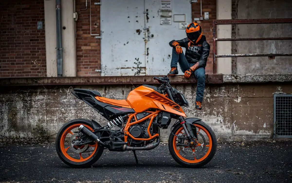 Inspiration Friday: 30 years of the KTM DUKE