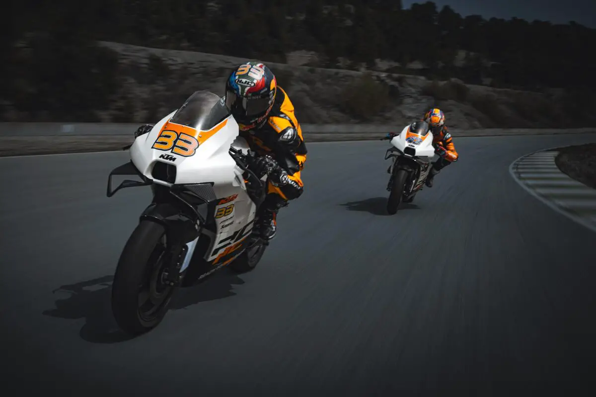 2024 KTM RC8C