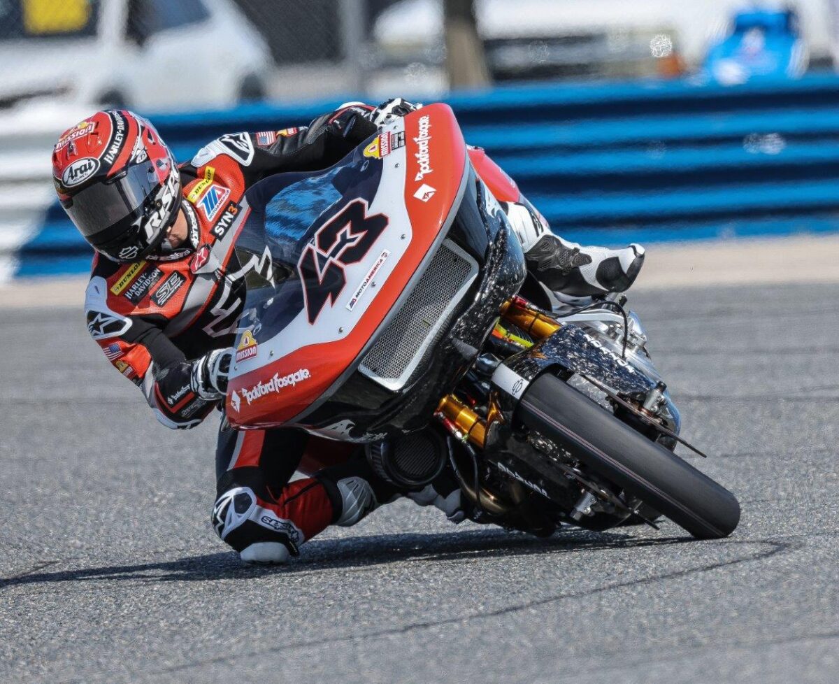 Harley-Davidson scores double victories at opening King of the Baggers in Daytona