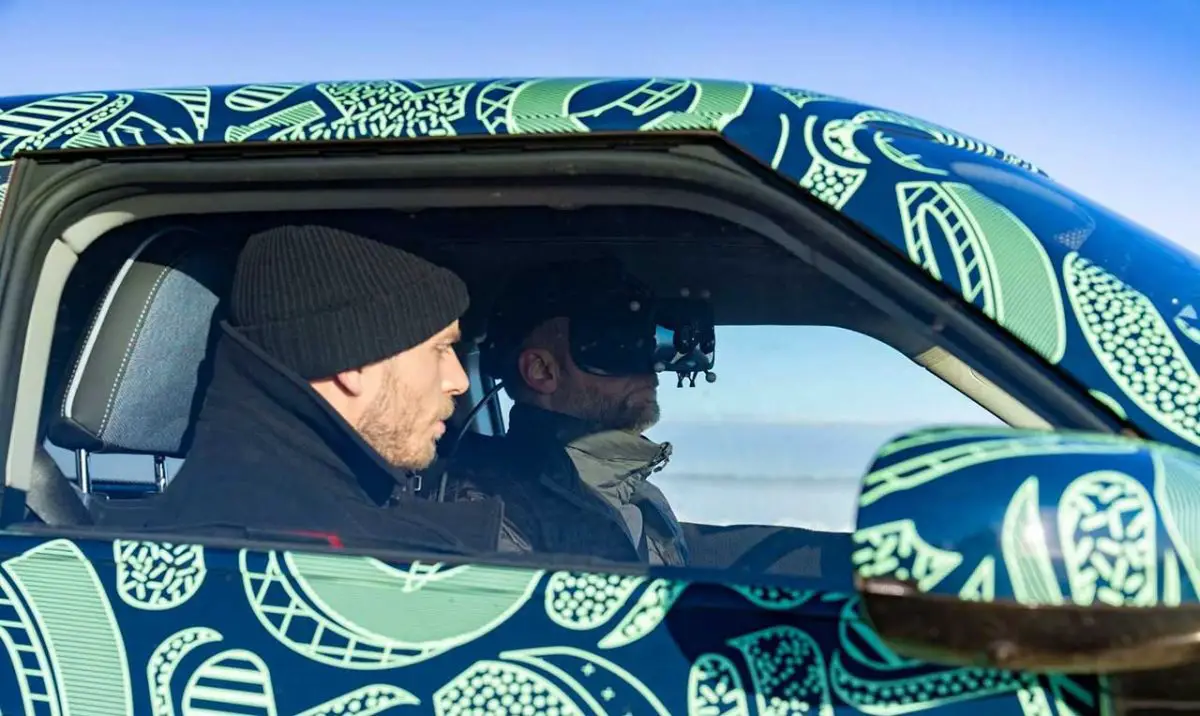 Inspiration Friday: Motorcycle Riding with Mixed Reality?