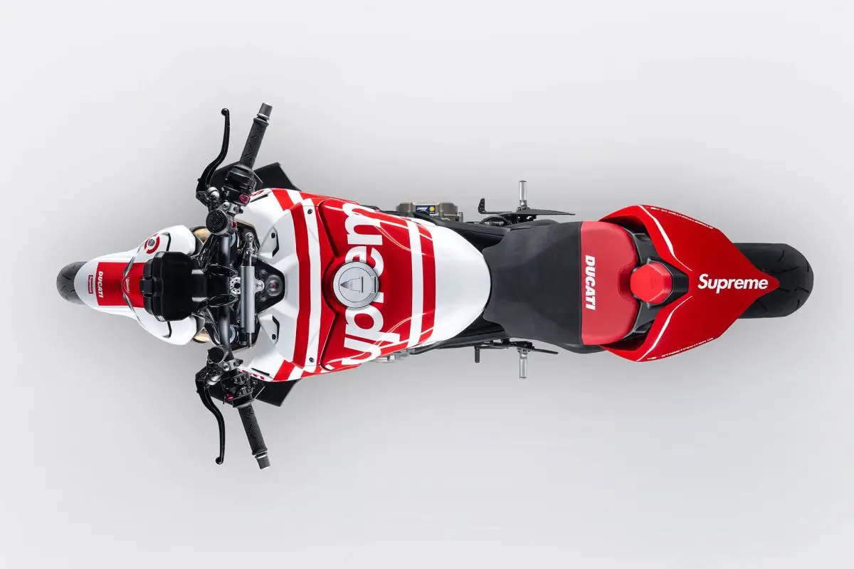2025 Ducati Streetfighter V4 Supreme