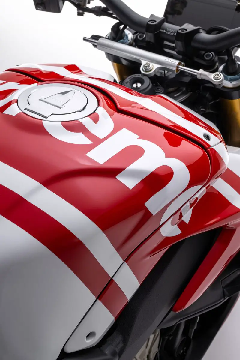 2025 Ducati Streetfighter V4 Supreme