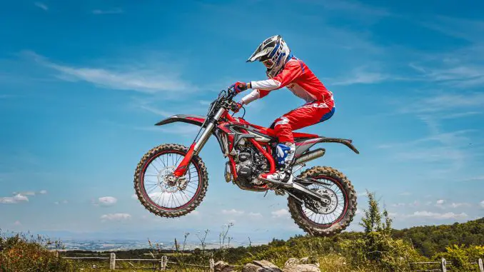 2025 Beta 300 Xtrainer