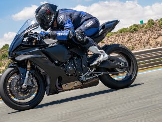 2025 Yamaha YZF-R1 Race