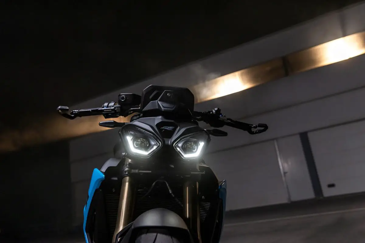 2025 BMW S1000R
