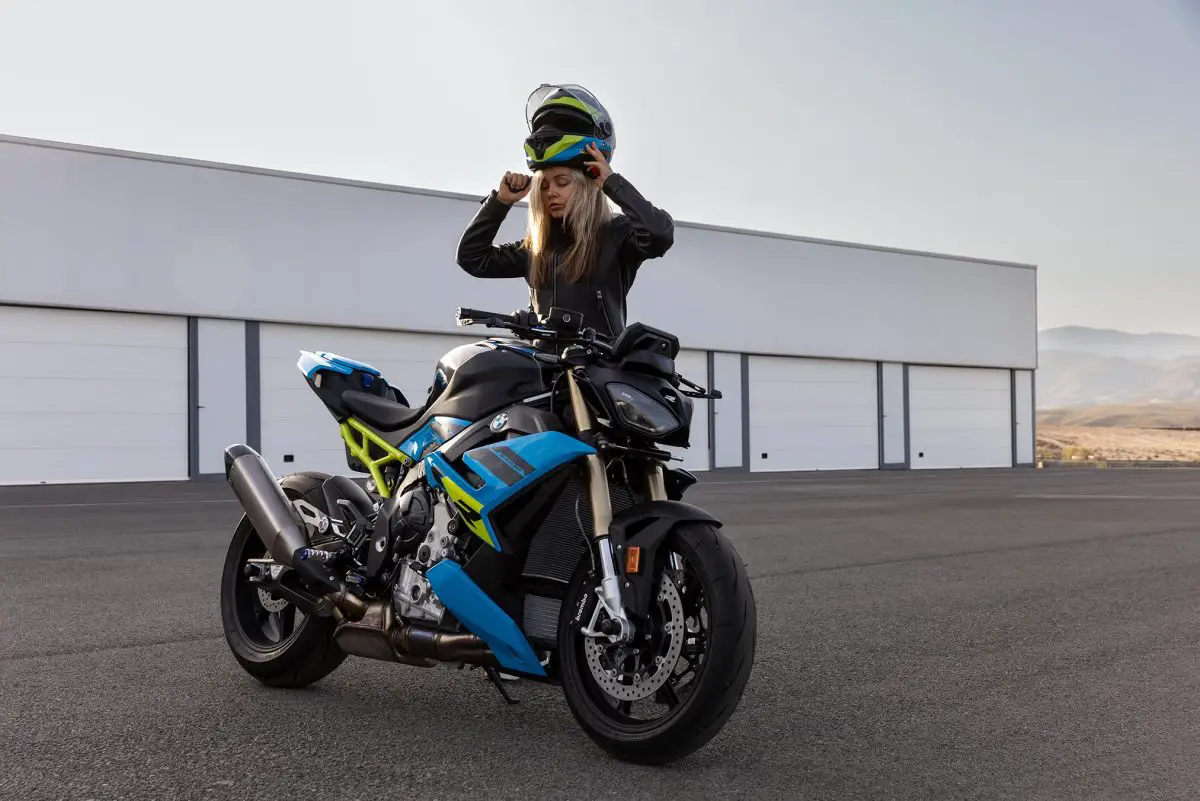 2025 BMW S1000R