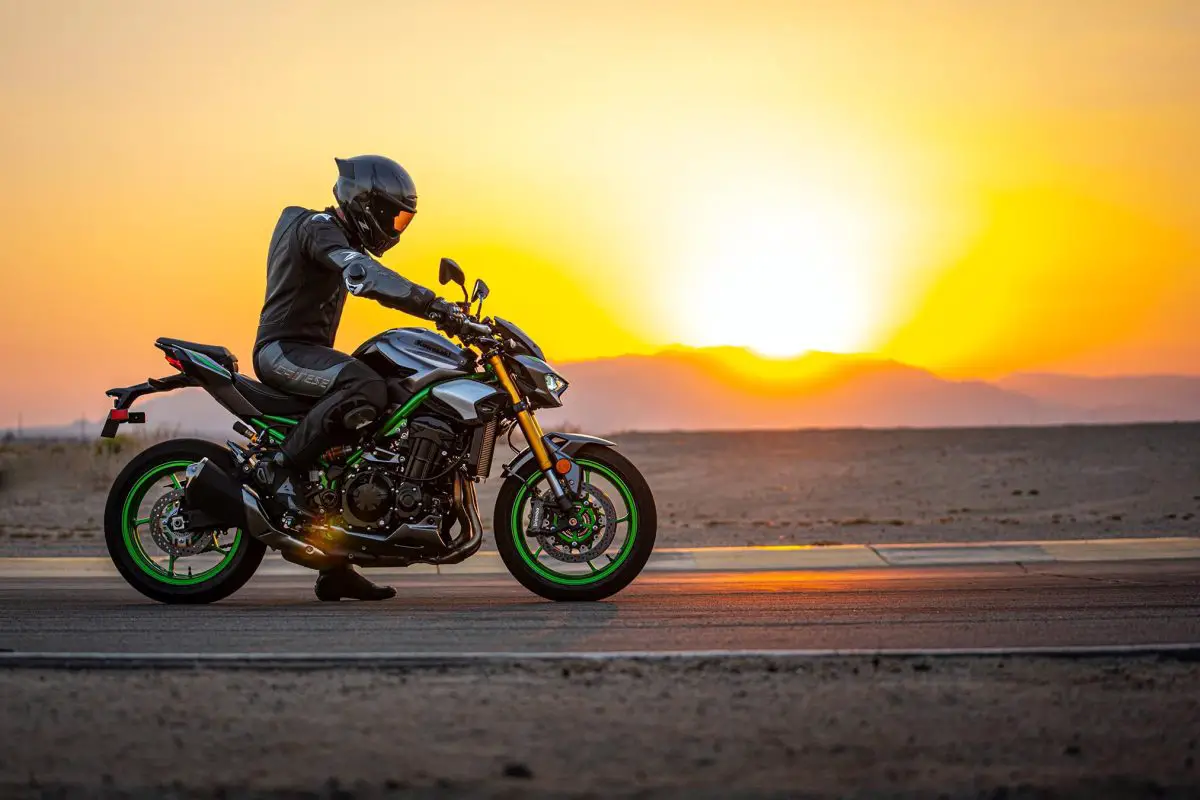 2025 Kawasaki Z900SE ABS