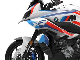 2025 BMW M1000XR