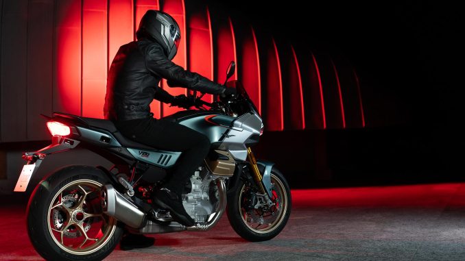 2025 Moto Guzzi V100 Mandello S