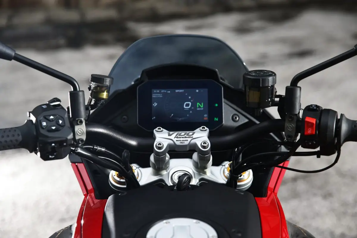 2025 Moto Guzzi V100 Mandello Wind Tunnel