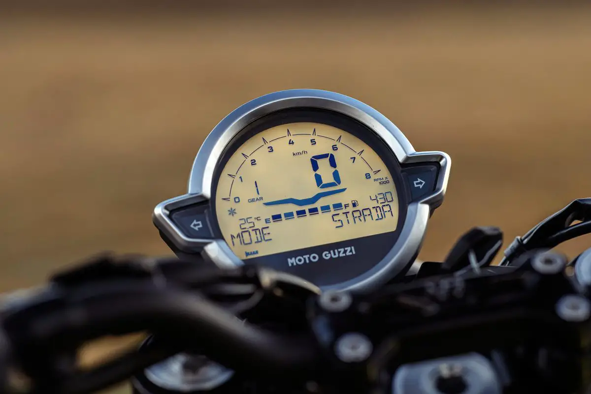 2025 Moto Guzzi V7 Sport