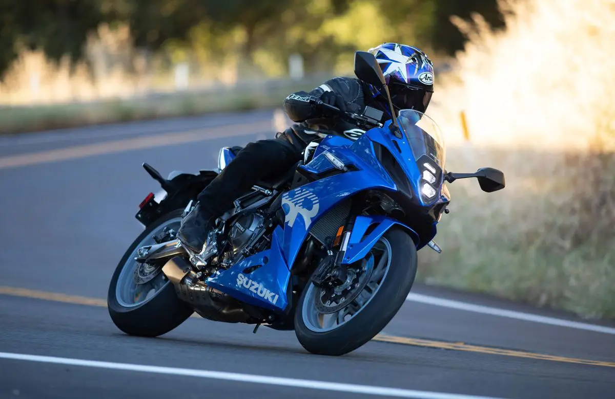 2025 Suzuki GSX-8R