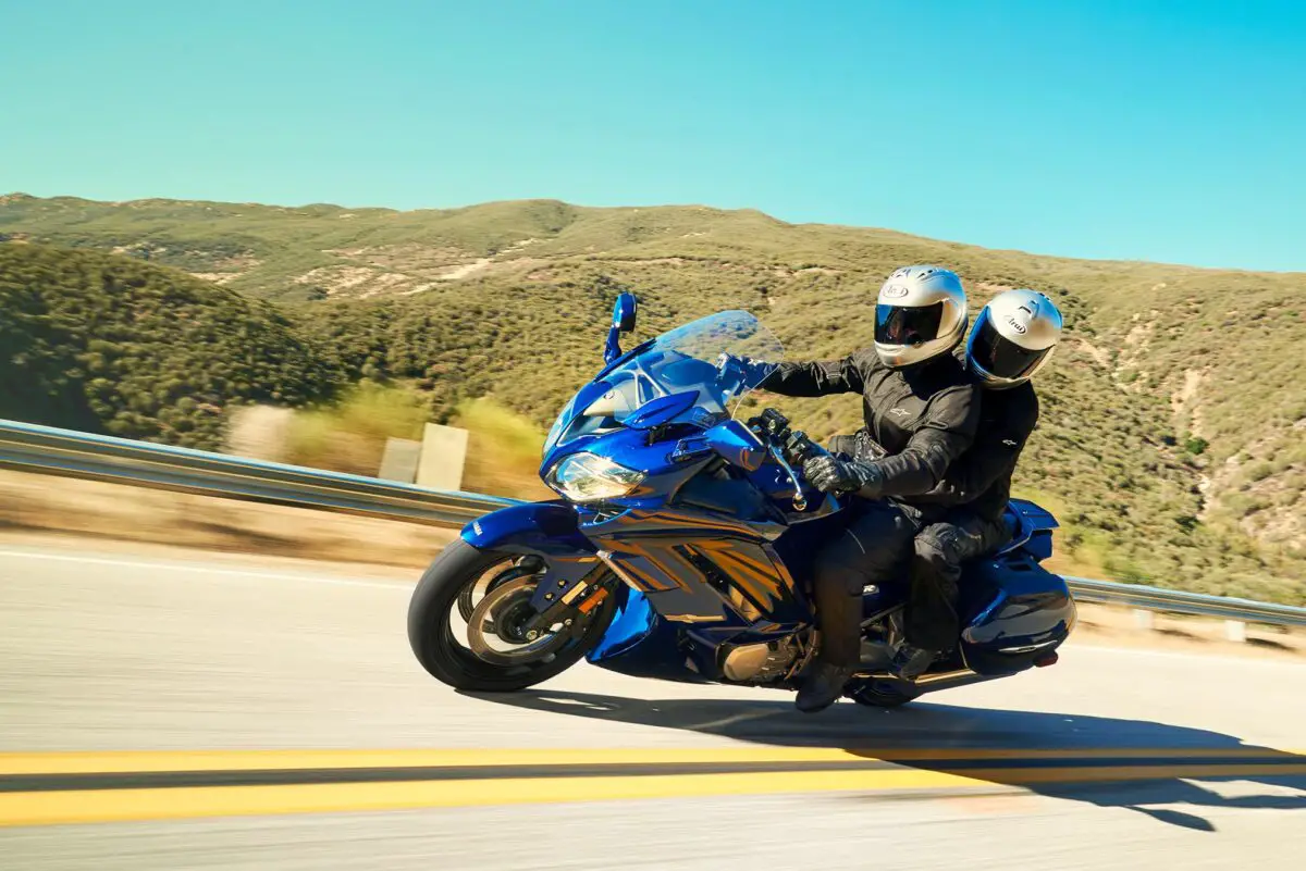 2025 Yamaha FJR1300ES