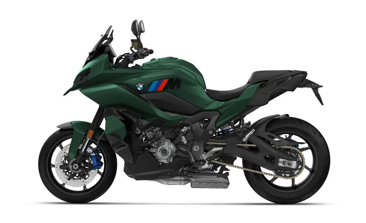 2026 BMW M1000XR
