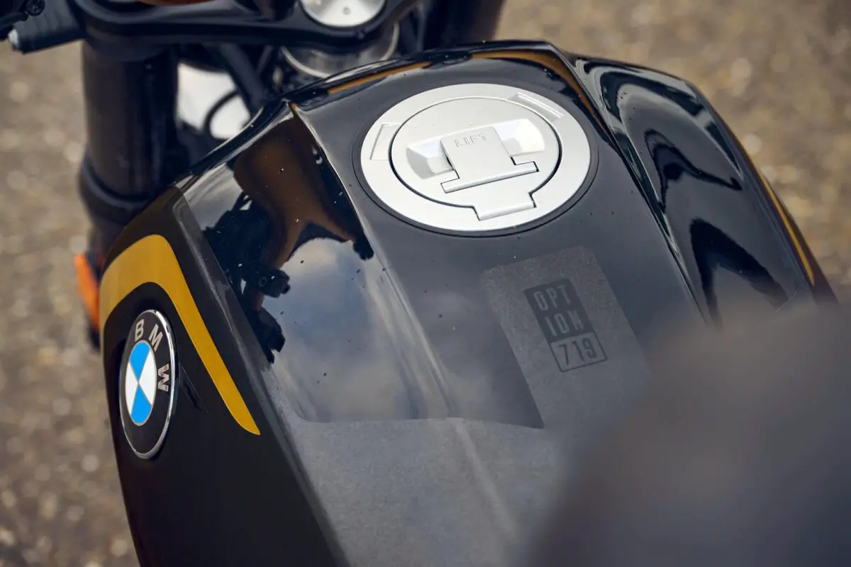 2026 BMW R12