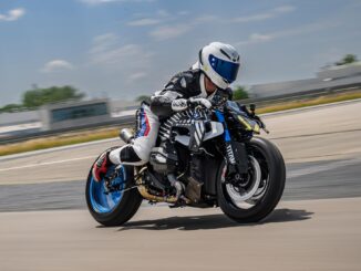 2026 BMW R1300R Titan
