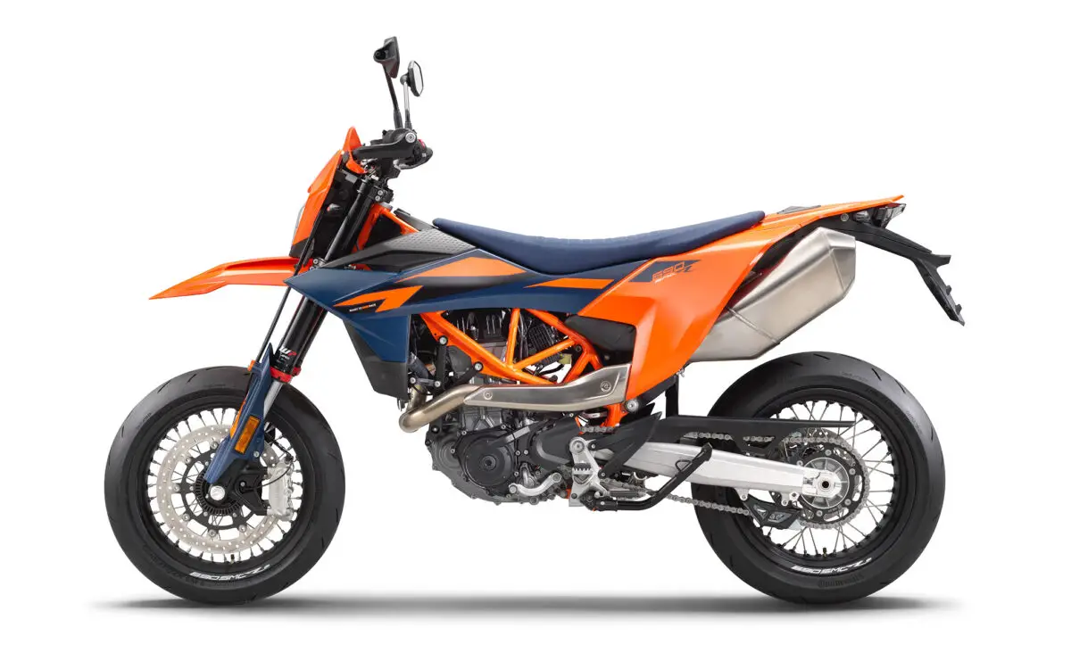 2026 KTM 690 SMC R