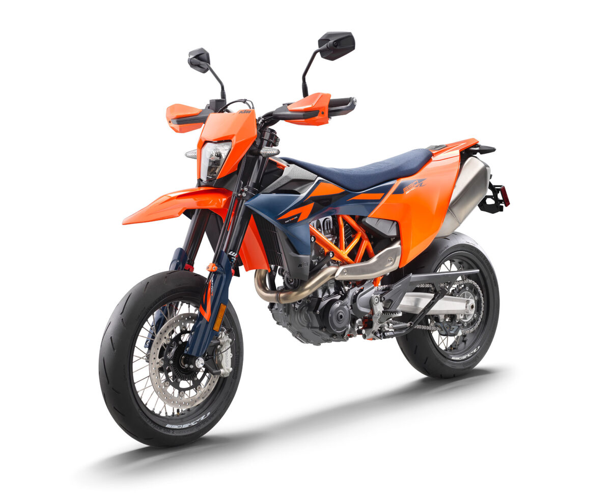 2026 KTM 690 SMC R