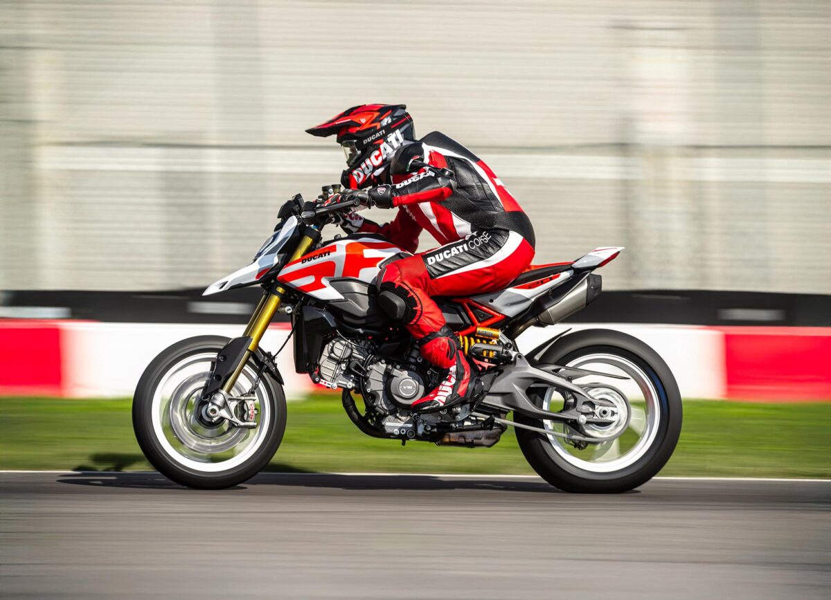 2026 Ducati Hypermotard v2 SP